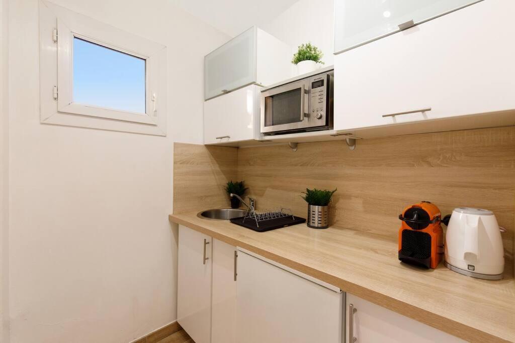 Studio Au Calme, Avec Terrasse Et Parking A Eze Village מראה חיצוני תמונה