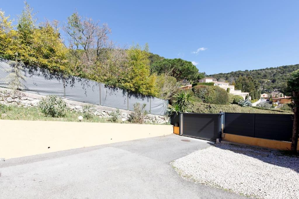Studio Au Calme, Avec Terrasse Et Parking A Eze Village מראה חיצוני תמונה
